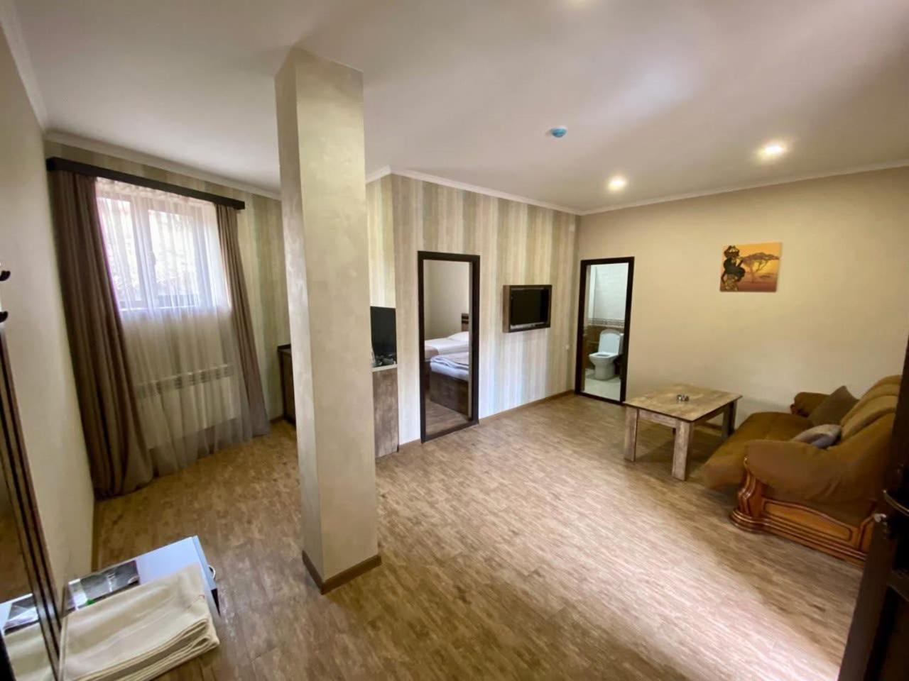 Tsaghkadzor Inn Hotel Екстериор снимка